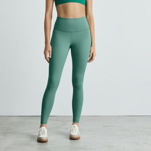 Everlane Perform 24/7 Legging